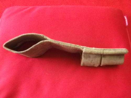 RHODESIA / GB - WW2 BAYONET FROG - HAS WAR STAMP + INDISTINCT MARKINGS (3688)