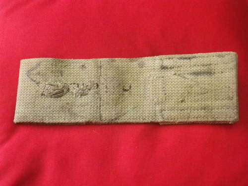 RHODESIA / GB - WW2 BAYONET FROG - HAS WAR STAMP + INDISTINCT MARKINGS (3688)