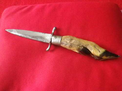 GERMAN - WW2 "PICK UP" TRENCH DAGGER WITH DEER FOOT HANDLE - MADE SOLINGER (3691)