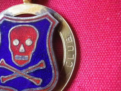 SA -" PIRATES CLUB"   GOLD 9ct  + STAMPED SILVER PENDANT - WEIGHT 8g -  1914      SEE BELOW (6620)