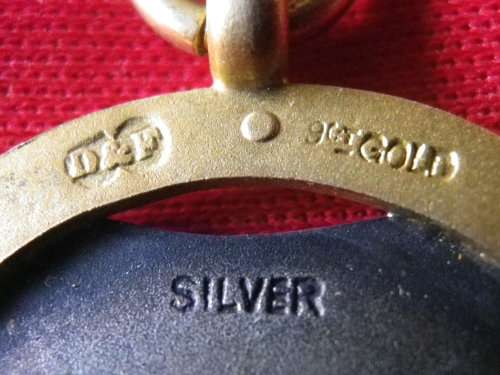 SA -" PIRATES CLUB"   GOLD 9ct  + STAMPED SILVER PENDANT - WEIGHT 8g -  1914      SEE BELOW (6620)