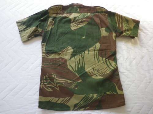 RHODESIAN CAMMO SHORT SLEEVE SHIRT - SIZE 38  -  NOTE INSIGNIA -  MADE STATESMAN              (4332)