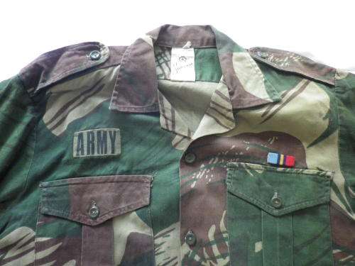 RHODESIAN CAMMO SHORT SLEEVE SHIRT - SIZE 38  -  NOTE INSIGNIA -  MADE STATESMAN              (4332)