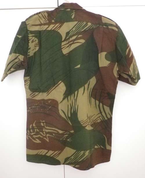 RHODESIAN CAMMO SHORT SLEEVE SHIRT - SIZE 38  -  NOTE INSIGNIA -  MADE STATESMAN              (4332)