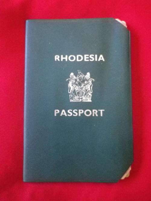 RHODESIAN PASSPORT - ISSUED 1979 EXPIRED 1989 - HAS RHODESIA & ZIMBABWE STAMPS  (6713)