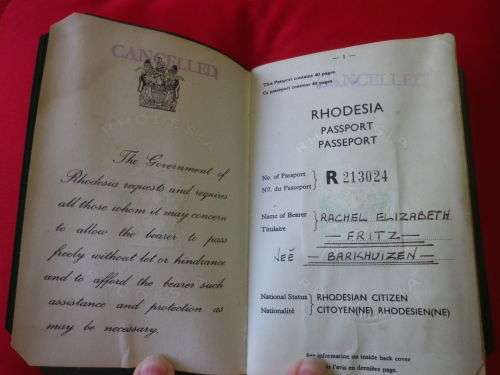 RHODESIAN PASSPORT - ISSUED 1979 EXPIRED 1989 - HAS RHODESIA & ZIMBABWE STAMPS  (6713)