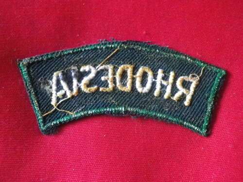 RHODESIAN ARMY - 2ND PATTERN SHOULDER TITLE FOR "GREENS"    (2304)