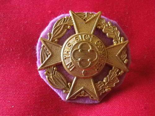 RHODESIAN ARMY - CHAPLAINS BRASS CAP BADGE  - MADE REUTELER + BACKING               (2295)