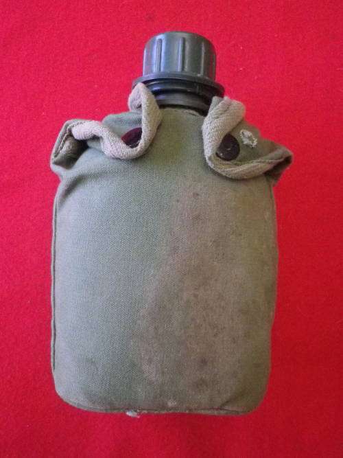 RHODESIAN ARMY ISSUE WATER BOTTLE + POUCH - GOOD CONDITION    (6809)
