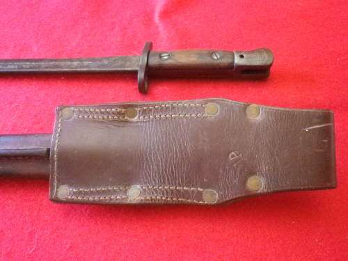 BRITISH LEE ENFIELD NO 1 .303 BAYONET P1907 MADE WILKINSON + SCABBARD + LEATHER FROG (WW2)  (4364)