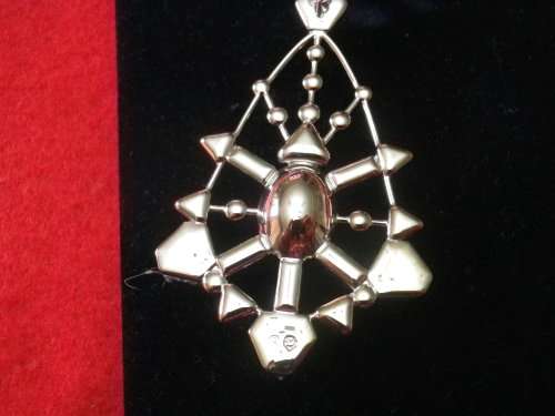 SWAROVSKI NEKLACE WITH STUNNING PENDANT. AS NEW, NEVER BEEN OUT OF ORIGINAL BOX.