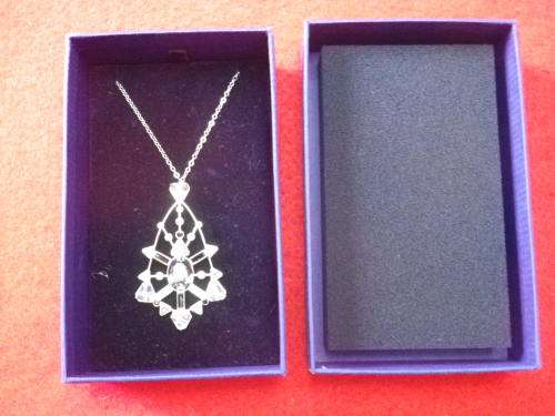SWAROVSKI NEKLACE WITH STUNNING PENDANT. AS NEW, NEVER BEEN OUT OF ORIGINAL BOX.
