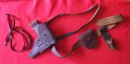 SA POLICE - EARLY GUN BELT + WALTER P38 HOLSTER + HANDCUFFS POUCH+ BAYONET FROG + GUN LANYARD  (533)