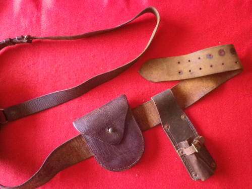 SA POLICE - EARLY GUN BELT + WALTER P38 HOLSTER + HANDCUFFS POUCH+ BAYONET FROG + GUN LANYARD  (533)