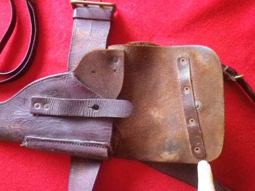 SA POLICE - EARLY GUN BELT + WALTER P38 HOLSTER + HANDCUFFS POUCH+ BAYONET FROG + GUN LANYARD  (533)