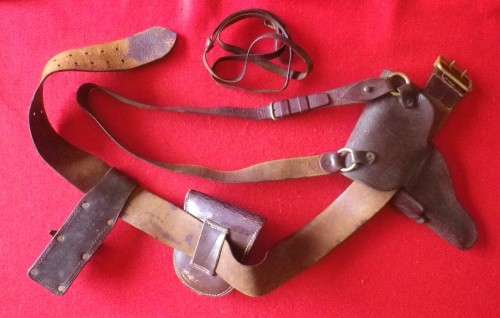 SA POLICE - EARLY GUN BELT + WALTER P38 HOLSTER + HANDCUFFS POUCH+ BAYONET FROG + GUN LANYARD  (533)
