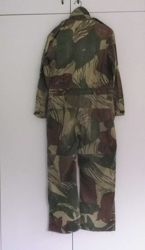 RHODESIAN AIR FORCE- CAMO FLIGHT OVERALLS - ALSO RLI PARA JUMPSUIT - SOME TEARS + WHITE PAINT (4392)