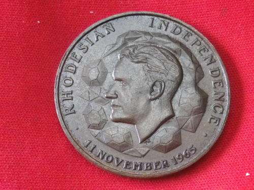 RHODESIAN BRONZE INDEPENDENCE MEDALLION  1965       (6936)