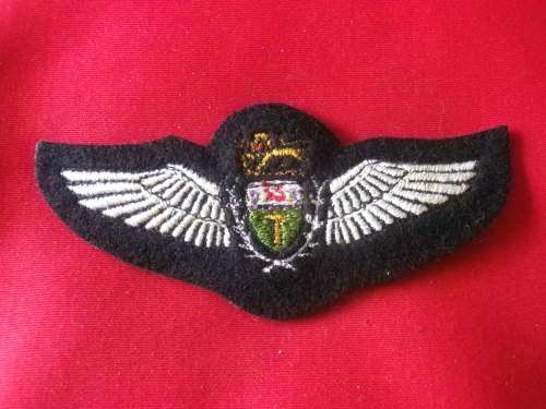 RHODESIAN  AIR FORCE - PILOTS PADDED/ EMBROIDERED WINGS  - HAS MOUNTING RESIDUE   (2347)