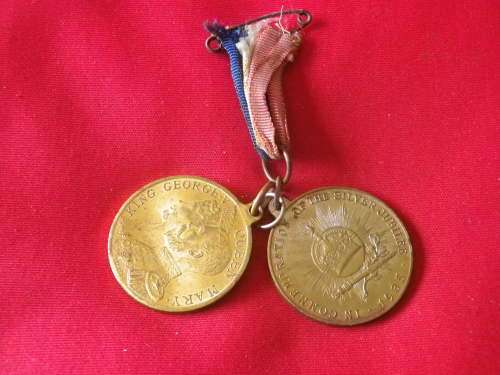 GB - KING GEORGE V CORONATION + SILVER JUBILEE MEDALLIONS   (3769)