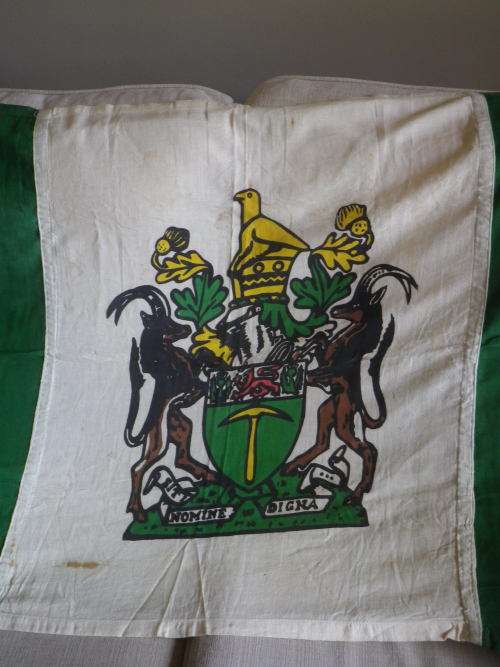 RHODESIAN FULL SIZE FLAG - NO LABEL - MINOR DISCOLOURATION + MOUNTING RESIDUE 195x87cm    (3783)