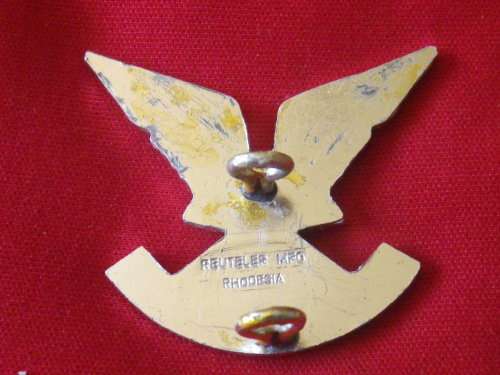 SELOUS SCOUTS OR'S SILVER ANODISED BERET BADGE - MADE REUTELER - MINOR RESIDUE /SCRATCHES ON BACK