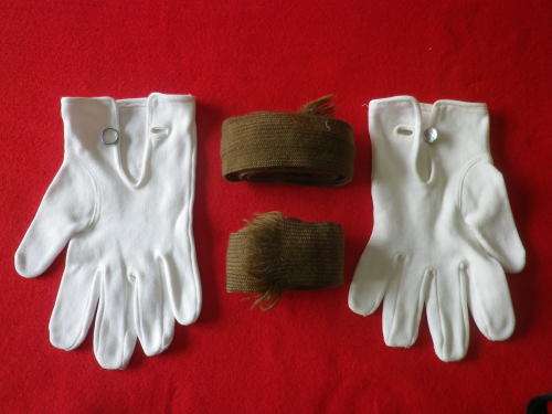 SADF - PAIR WHITE GLOVES SIZE 8 1/2  - MADE BOULTONS, ENGLAND       + 2 TIES  (1006)