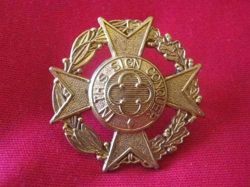 RHODESIAN CHAPLAINS CORPS. BRASS CAP BADGE - STAMPED REUTELER SALISBURY    (7012)