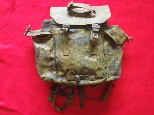 RHODESIAN ARMY - GREEN CANVAS BACK PACK - CAMO PAINTED - INSCRIBED - HARDENED WHERE PAINTED (4541)