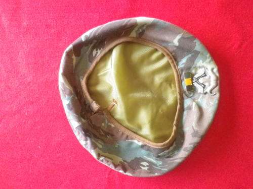 SADF - 32 BATTALION  BERET + INSIGNIA -       RIM 54CM / 21"        (2525)