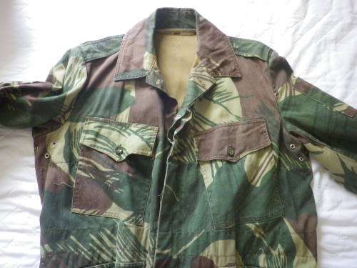 RHODESIAN CAMO JACKET - HAS ZIP POUCH. MISSING DRAWSTRING- SIZE 2 - INSCRIBED                 (7101)