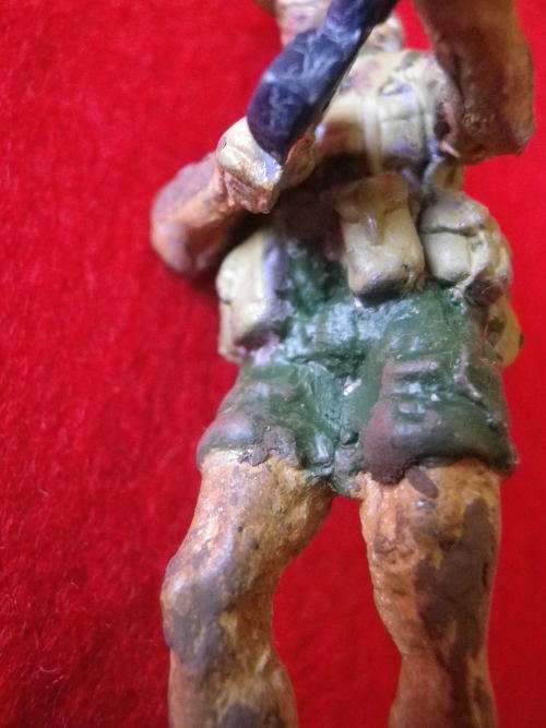 RHODESIA BSAP - PATU FIGURINE `ON PATROL`  - MADE FRONTLINE -  HEIGHT 6.3cm  (2361)