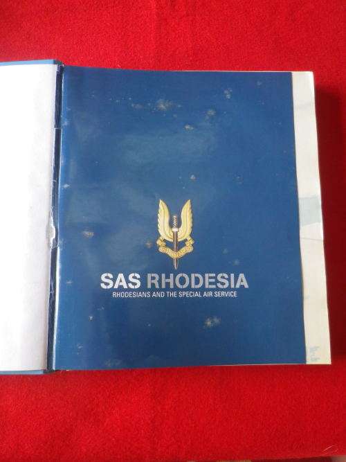 `SAS RHODESIA ` BY PITTAWAY and FOURIE - HC   319 Pgs  HAS SOME DAMAGE TO SPINE   (7122)
