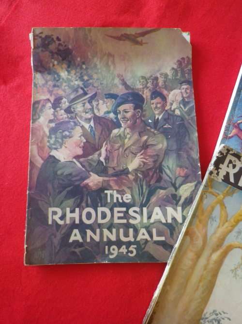 LOT 4 X MAGAZINES - PICTORIAL RHOD. 1936 + RHODESIAN ANNUALS 1945 / 1946 / 1949 - SOME DAMAGE (2373)