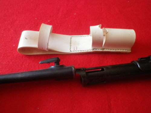 RHODESIAN ARMY - WHITE PLASTIC FROG + FN / RI BAYONET - AS WORN BY RLI WITH PARADE DRESS    (7181)