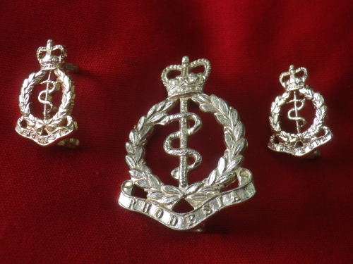 RHODESIAN MEDICAL CORPS - PRE UDI ANODISED CAP + COLLAR BADGES    (7265)