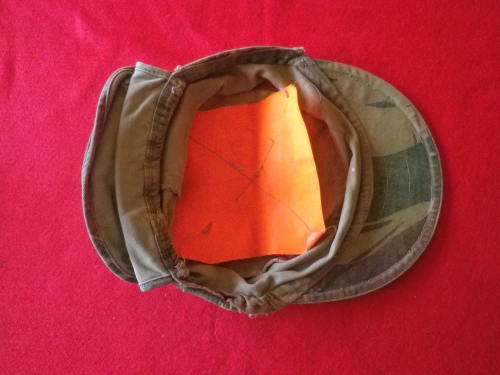 RHODESIAN ARMY - CAMMO CAP WITH DAYGLO INNER LINING - RIM 61cm/24" LARGE   (3819)