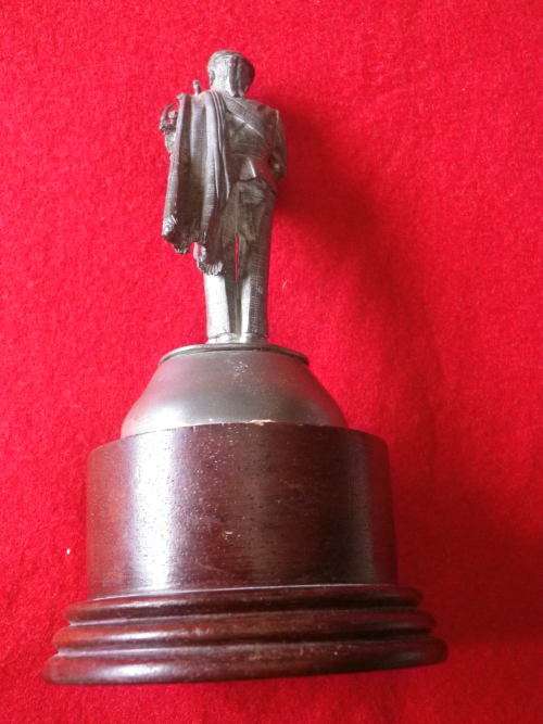 GB ROYAL HONG KONG POLICE - AWARDS TO MR P.M.M. FIELD - ON HIS RETIREMENT SEPT 1992  (535)