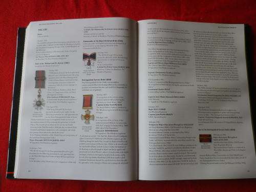 "RHODESIA REGT 1899-1981" BY BAXTER, BOMFORD & VAN TONDER ET AL. HC + DC 596 Pgs.  (1008)