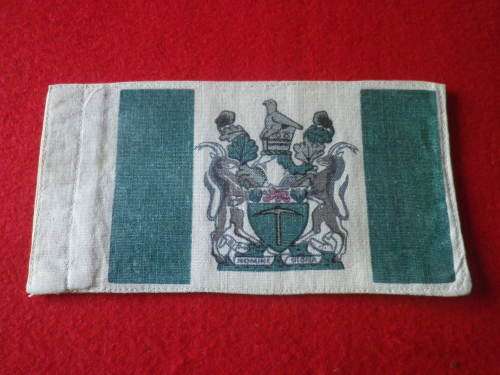 RHODESIA - DESK TOP PERIOD FLAG - SIXE 190mm X 100mm      (3872)