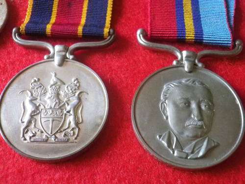 RHODESIAN PAIR MEDALS + DOG TAG + PHOTO + SHOULDER TITLE + RESERVIST BADGE + SERVICE HISTORY  (3879)