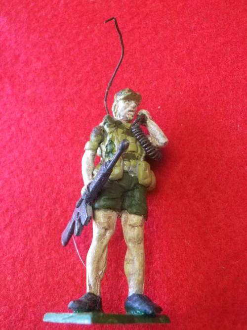 RHODESIAN TROOPIE FIGURINE - RADIO OPERATOR - HEIGHT 62 mm - MADE FRONT LINE     (2382)