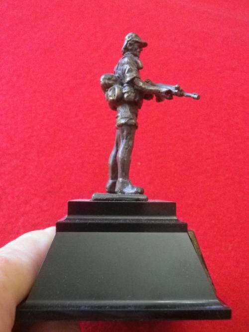 RHODESIA - RLI TROOPIE FIGURINE - BASE MADE STEELWARE - TROOPIE MADE FRONTLINE 95mm HT. (INC PLINTH)