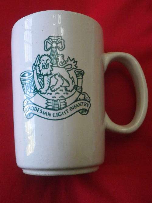 RHODESIAN LIGHT INFANTRY - TROOPIE MEMORIAL COFFEE MUG   MADE NORBEL    (3915)