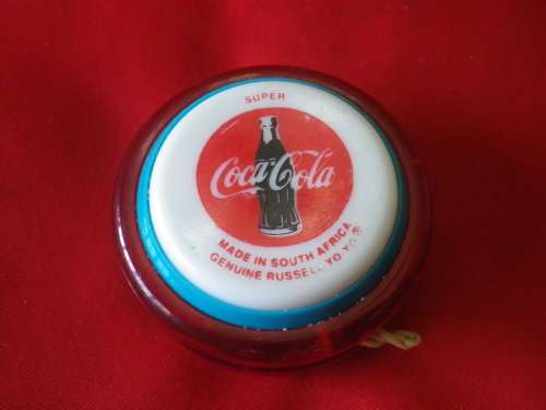 COCA-COLA  GENUINE RUSSELL YOYO WITH ORIGINAL STRING        (2621)