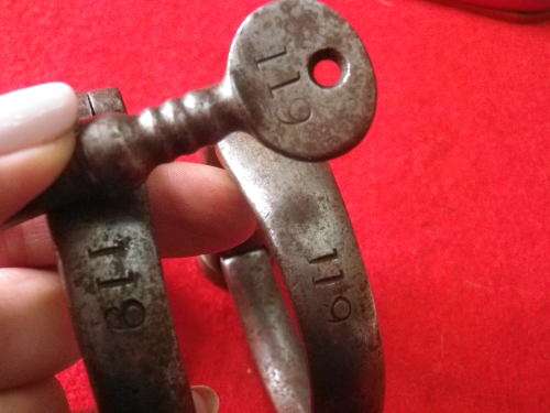 RHODESIA - EARLY PAIR HANDCUFFS + ORIGINAL KEY - ALL STAMPED 119 - HISTORY UNKNOWN -WORKING  ( 3935)