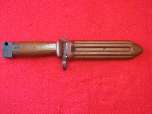 CHINESE KNIFE BAYONET + SCABBARD FOR AK74   - NO WIRE CUTTER MECHANISM    (4629)