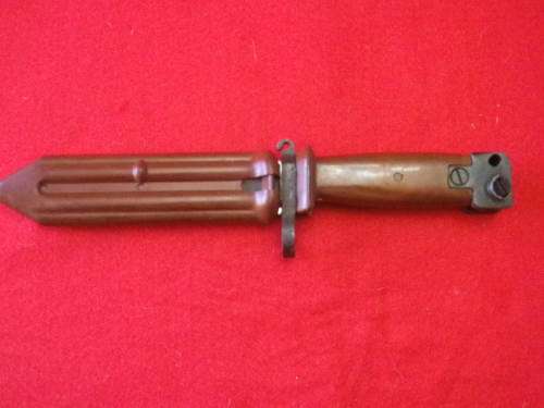 CHINESE KNIFE BAYONET + SCABBARD FOR AK74   - NO WIRE CUTTER MECHANISM    (4629)