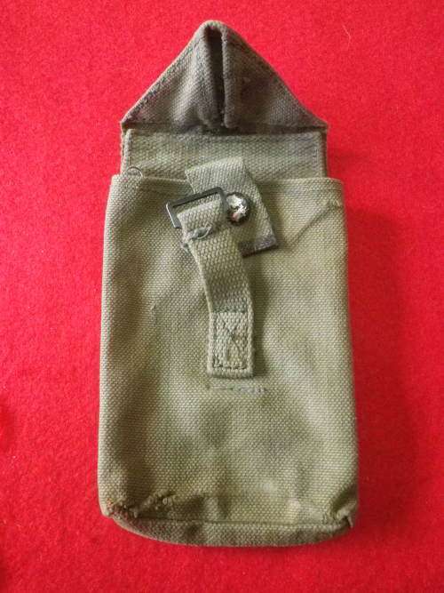 RHODESIAN ARMY - FN  AMMO POUCH     (4633)
