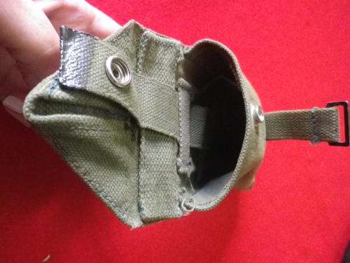 RHODESIAN ARMY - FN  AMMO POUCH     (4633)